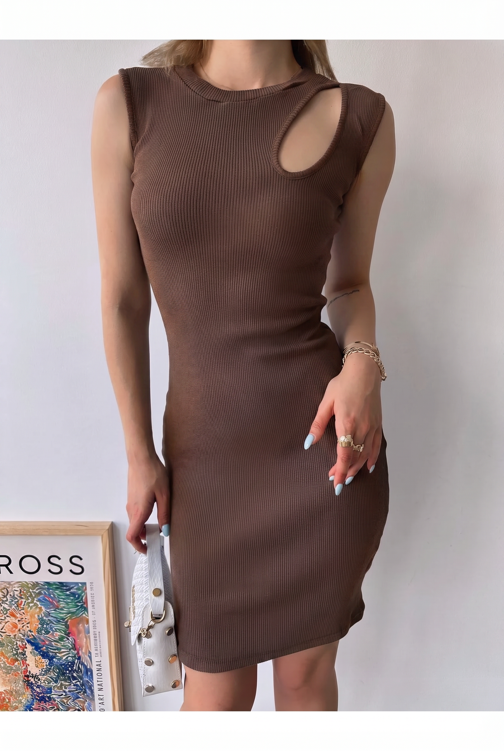 Kahve Yazlık Kolsuz Omuz Detaylı Bele Yapışan Kaşkorse Midi Elbise